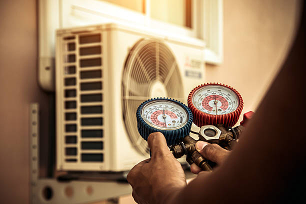 Professional Hvac technician working in Riverside, OH